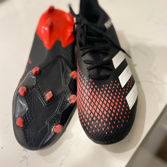 Size 11 Adidas Predator Soccer Cleats. - Picture 4 of 4